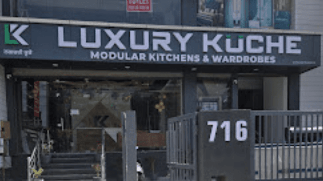 LUXURY KUCHE cover