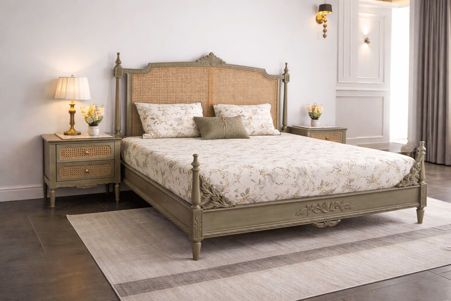 Royal Cane Heritage Bed — image 1